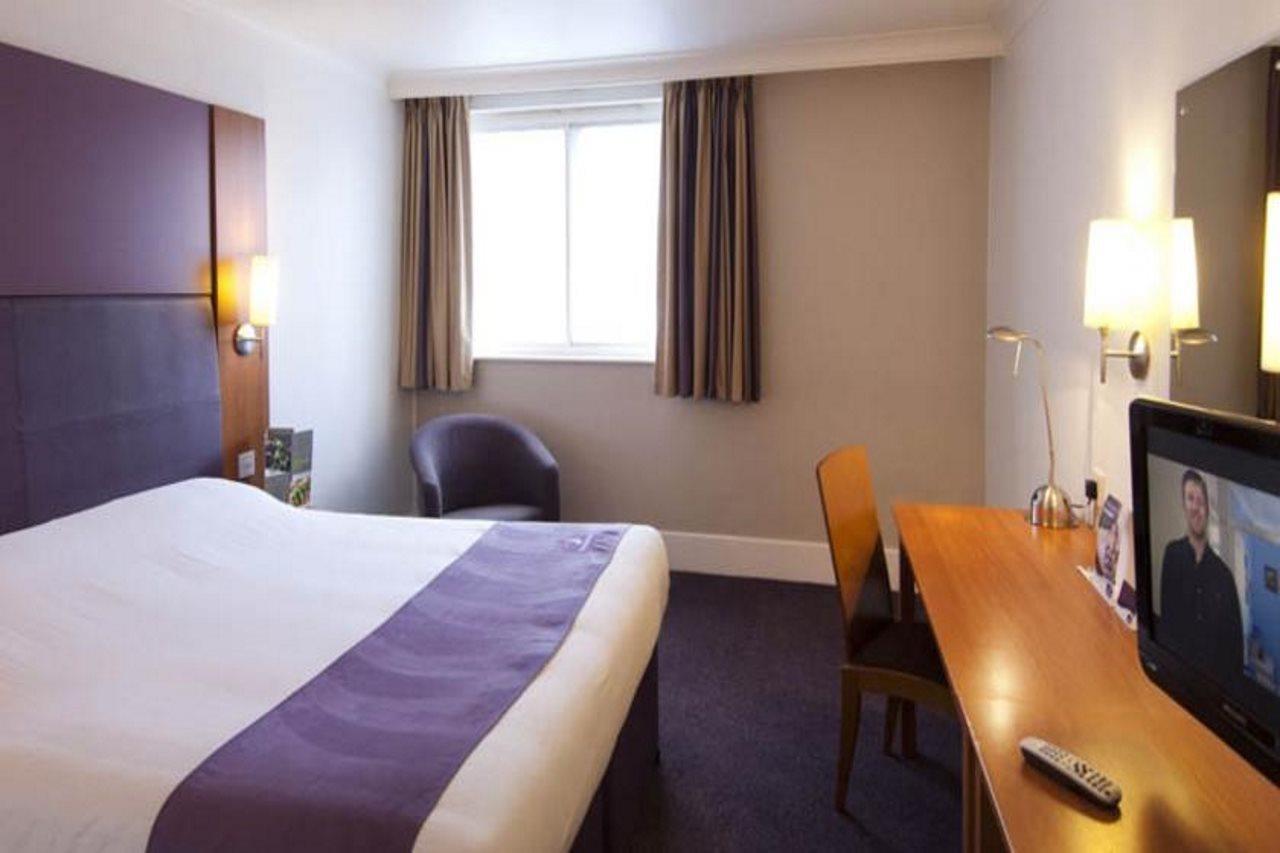Premier Inn Maidstone Wateringbury Kültér fotó